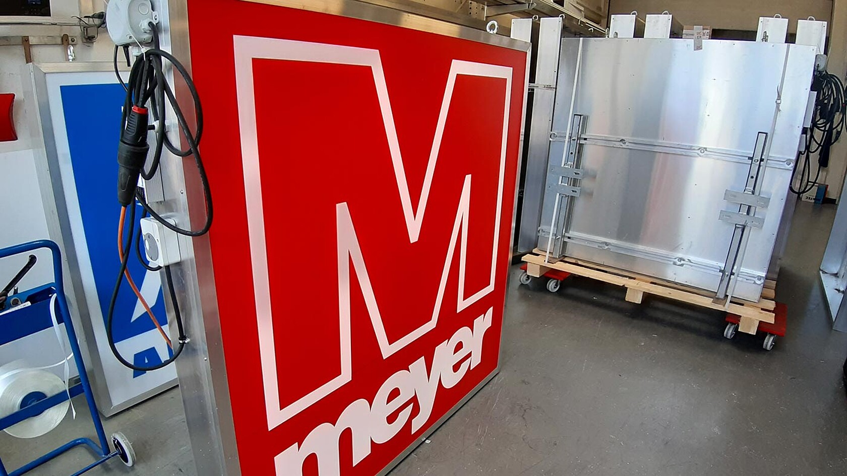 Kranwerbung für die Meyer Bauunternehmung